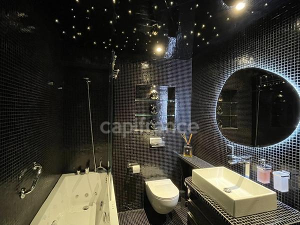 Cannes, 100m de la plage, piscine extérieure, intérieure, sauna, hammam, possibilité garage en sous-sol...