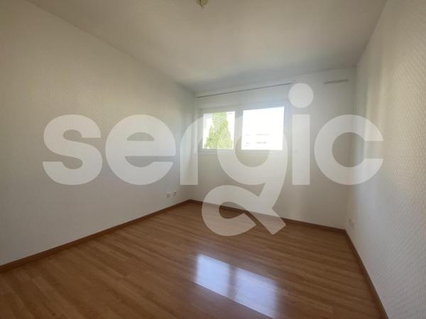 Location 4 Pieces 92 44400 Reze 82 0308 02 0023