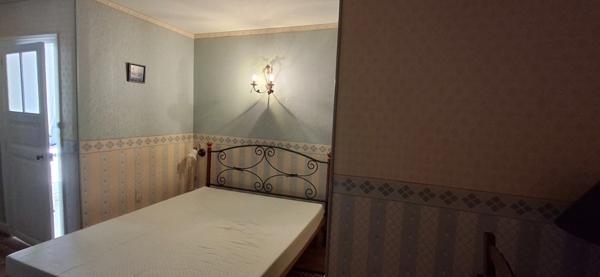 Château du XVIII eme a 1h10 de Paris. Conçu pour accueillir activités professionnelles et vie familiale indépendante.