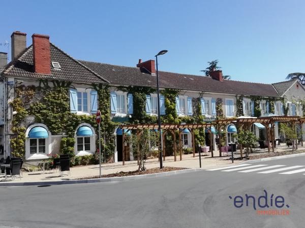BEL ETABLISSEMENT AVEC HOTEL RESTAURANT ET BAR .PLEIN CENTRE VILLE§