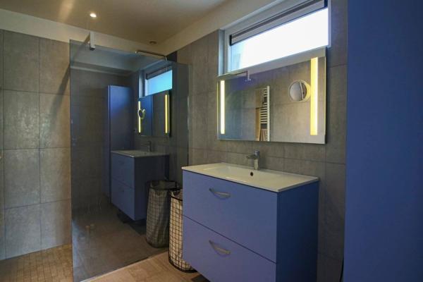 Maison d'architecte de 143 m² à proximité immédiate des bords de Marne