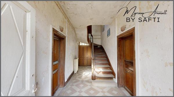 Maison de Maître Centre 190 m² cave et dépendance