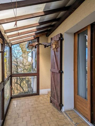 Maison individuelle au calme avec vue et grand jardin