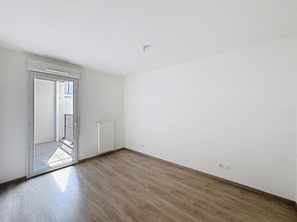 Lyon (69008) T2 de 45 m² très bien agencé, situé dans un immeuble entretenu récent de 2020.Box fermé en sous-sol. Au calme