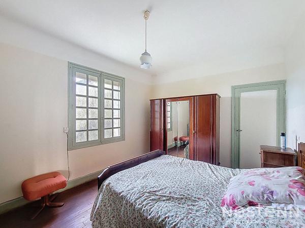 À vendre Maison en pierre de 313 m² avec dépendances sur 1,7 ha à Castelnau-sur-l'Auvignon