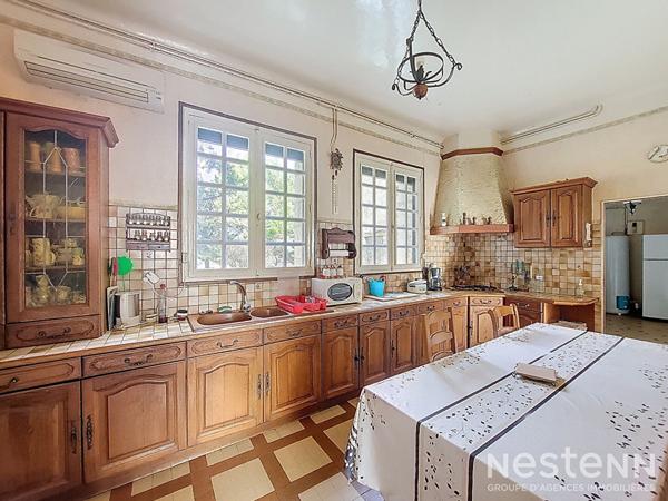 À vendre Maison en pierre de 313 m² avec dépendances sur 1,7 ha à Castelnau-sur-l'Auvignon