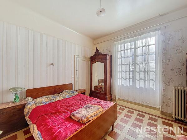 À vendre Maison en pierre de 313 m² avec dépendances sur 1,7 ha à Castelnau-sur-l'Auvignon