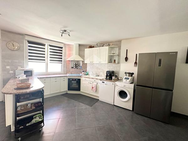 Maison de charme aux beaux volumes à vendre à Saint Laurent de la Salanque