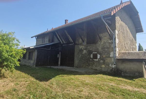 Ancien chai à Myans