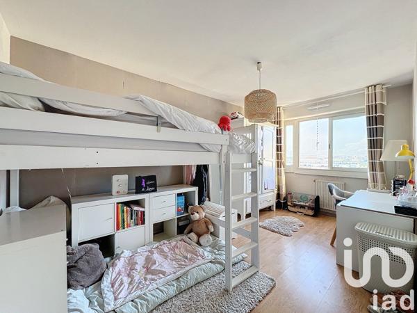Appartement 4 pièces de 98 m² à Grenoble (38100)
