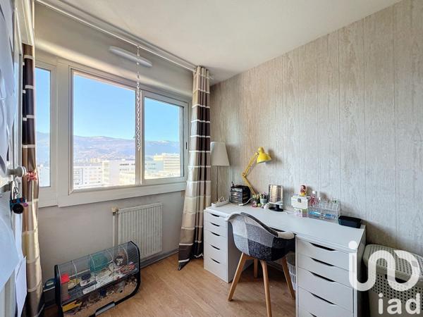 Appartement 4 pièces de 98 m² à Grenoble (38100)