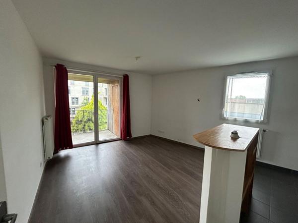A LOUER : T2 à LILLE • • 700 € CC • Réf. 65902929418