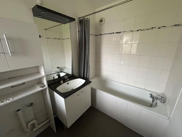 A LOUER : T2 à LILLE • • 700 € CC • Réf. 65902929418