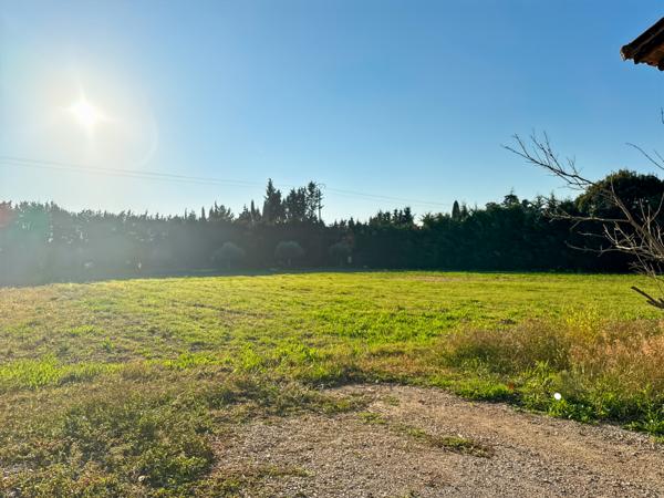Châteaurenard (13160) Mas provençal en pierre à restaurer sur 3500 m2 de terrain