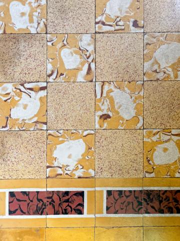 Châteaurenard (13160) Mas provençal en pierre à restaurer sur 3500 m2 de terrain