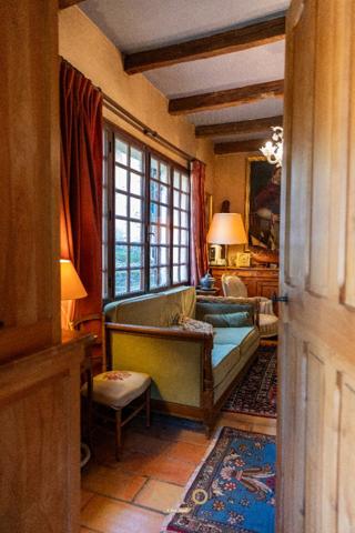 EXCLUSIVITE - AIX EN PROVENCE - LE MONTAIGUET - MAISON DE CHARME A RENOVER  - 133 M2 - T5 - TERRAIN 1 380 M2 - PISCINE - GARAGE - 895 000 