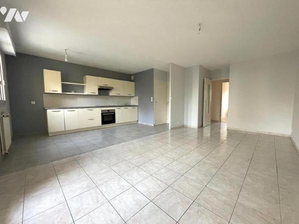 A VENDRE - NANTES - Beaulieu - Au RDC surelevé - appartement T3 d'env 62.03m² avec parking.