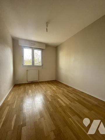 A VENDRE - NANTES - Beaulieu - Au RDC surelevé - appartement T3 d'env 62.03m² avec parking.