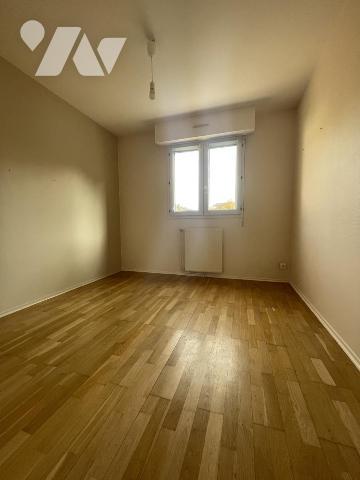 A VENDRE - NANTES - Beaulieu - Au RDC surelevé - appartement T3 d'env 62.03m² avec parking.