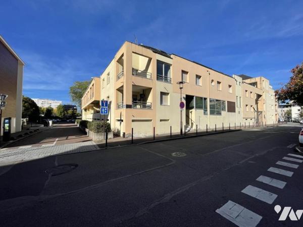 A VENDRE - NANTES - Beaulieu - Au RDC surelevé - appartement T3 d'env 62.03m² avec parking.