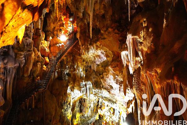 Maison à vendre 15 pièces 400 m² Saint-Remèze