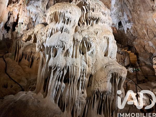 Maison à vendre 15 pièces 400 m² Saint-Remèze