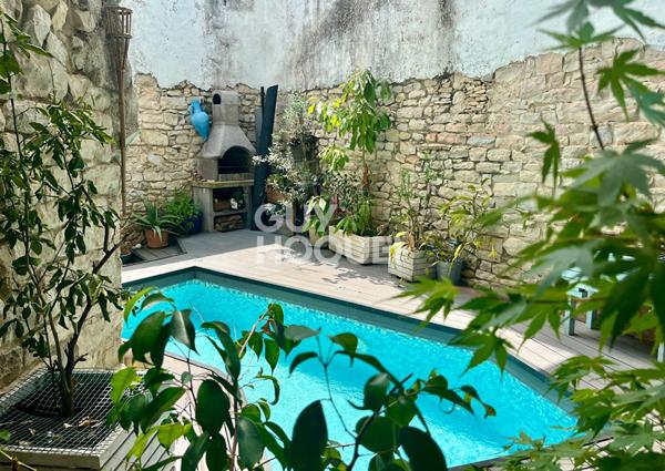 Calvisson, Maison de village, piscine et garage