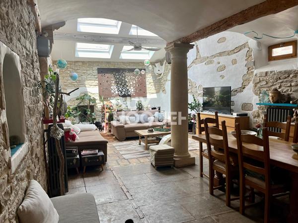 Calvisson, Maison de village, piscine et garage