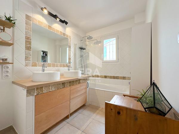 A VENDRE 84160 CADENET VILLA MITOYENNE TYPE 4 PIECES D'ENVIRON 87M²  AVEC GARAGE ET JARDIN