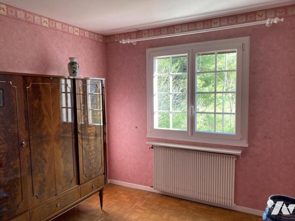 Villa T4 avec jardin et garage.