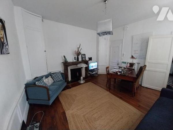 Appartement à Vendre à Vitré (35500) en Ille-et-Vilaine (35)

Cet appartement de 45.5 m² est ...