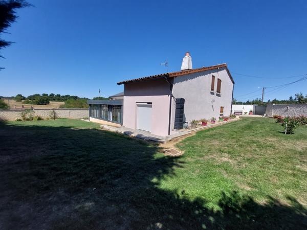 Iteuil (86240) Maison en pierres de 155 m2 rénovée