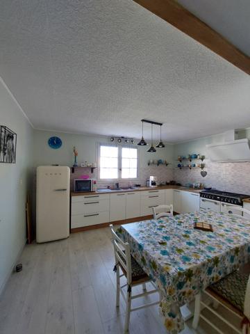 Iteuil (86240) Maison en pierres de 155 m2 rénovée