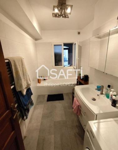 Grand T3 avec loggia proche de tout !