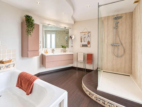 Maison de maître avec piscine et terrain arboré de 1 600 m²