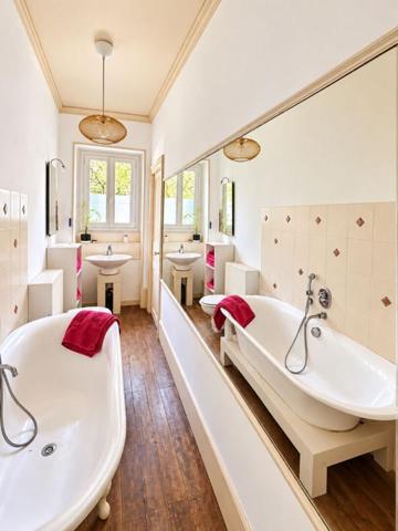 Maison de maître avec piscine et terrain arboré de 1 600 m²