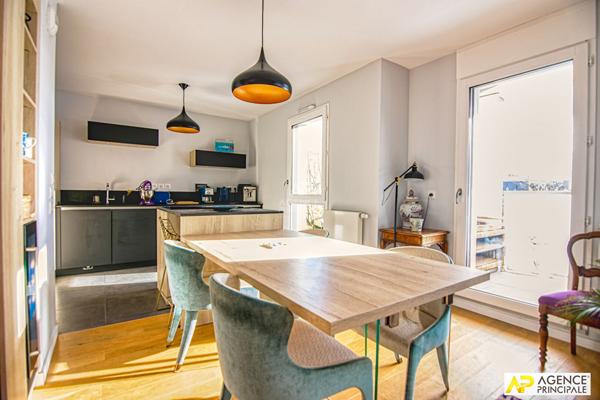 Le Chesnay limite Versailles Appartement 3/4 pièces 86 m² situé au 2ème étage avec ascenseur, terrasse, cave €895 000 ** - Référence 25739