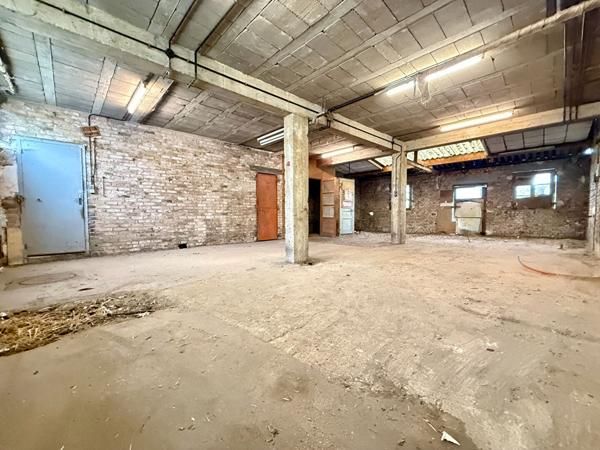 Maison à rénover quartier Sainte-Anne avec garage double et jardin