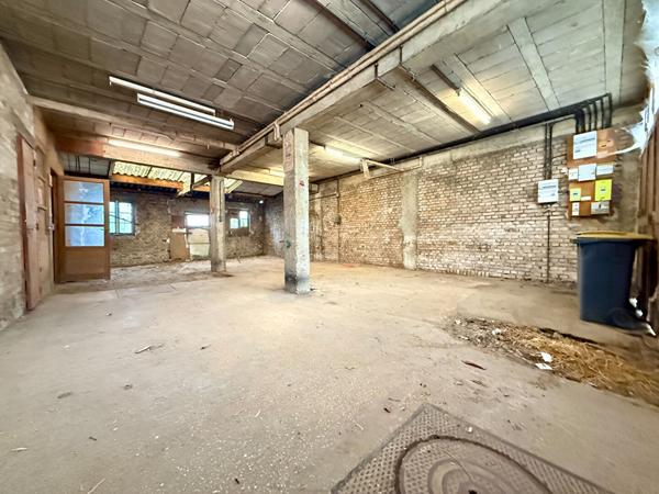 Maison à rénover quartier Sainte-Anne avec garage double et jardin