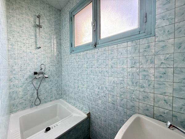 Maison à rénover quartier Sainte-Anne avec garage double et jardin