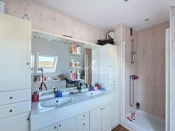 MAISON DE RESIDENCE 3 CHAMBRE JARDIN GARAGE