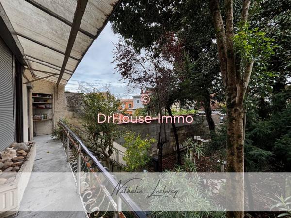 Immeuble à vendre 8 pièces de 245 m²