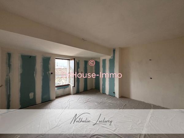 Immeuble à vendre 8 pièces de 245 m²