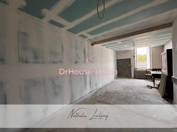 Immeuble à vendre 8 pièces de 245 m²