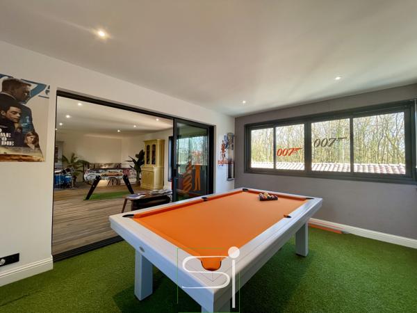 Maison 6 pièce(s) 3 chambre(s) 230 m²