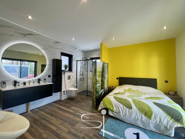 Maison 6 pièce(s) 3 chambre(s) 230 m²