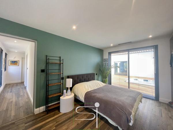 Maison 6 pièce(s) 3 chambre(s) 230 m²