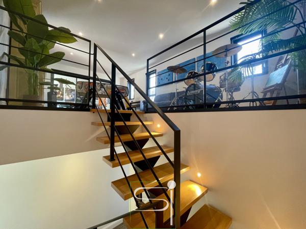 Maison 6 pièce(s) 3 chambre(s) 230 m²