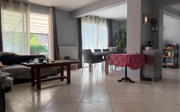 Maison à vendre    6 pièces • 207 m2 Champs-sur-Marne