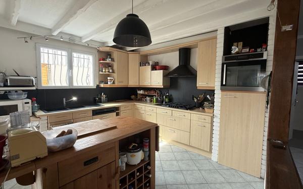 Maison à vendre    6 pièces • 207 m2 Champs-sur-Marne